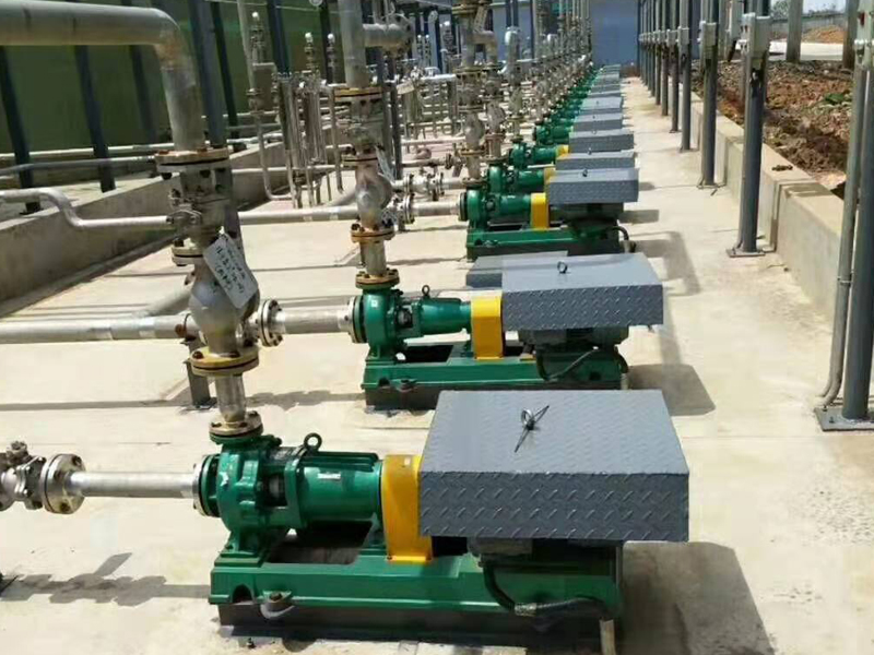 江蘇淮安客戶IHF襯氟離心泵使用現(xiàn)場